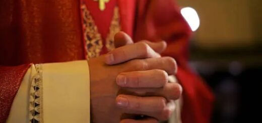 Pierwszy biskup stanie przed sądem za ukrywanie pedofilii w Kościele